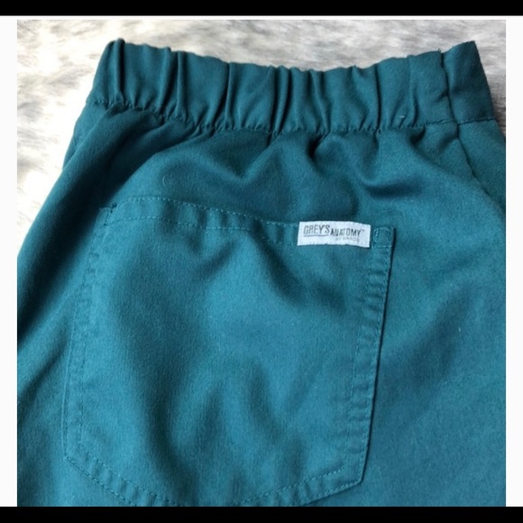 Grey’s Anatomy Hunter Green Scrubs Med P - Picture 2 of 5